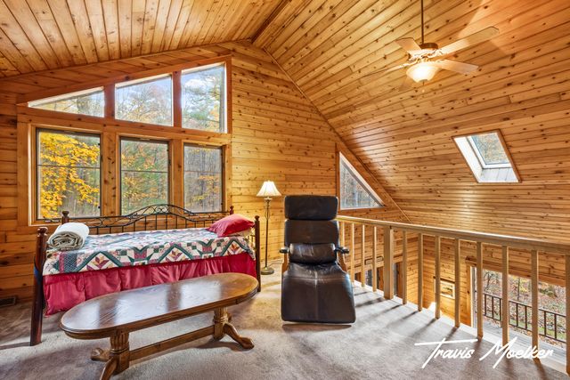 10714 Lovers Lane NW, Grand Rapids, MI 49534