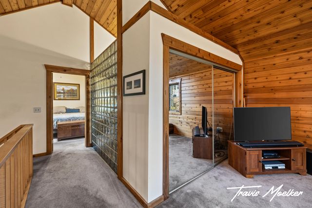 10714 Lovers Lane NW, Grand Rapids, MI 49534