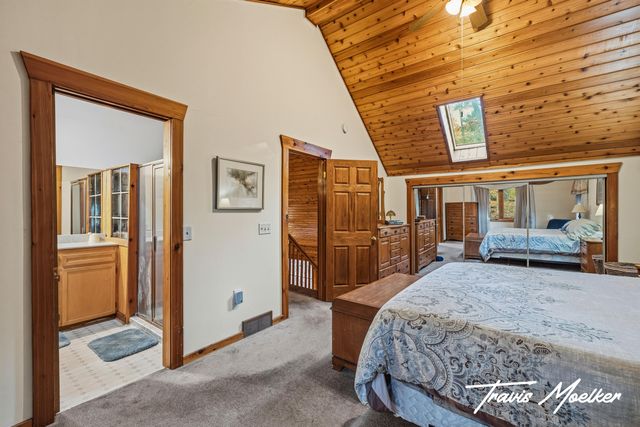 10714 Lovers Lane NW, Grand Rapids, MI 49534
