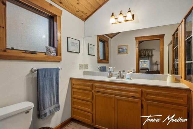 10714 Lovers Lane NW, Grand Rapids, MI 49534