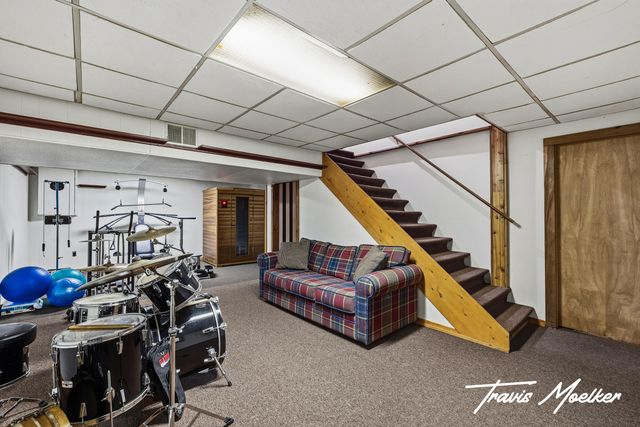 10714 Lovers Lane NW, Grand Rapids, MI 49534