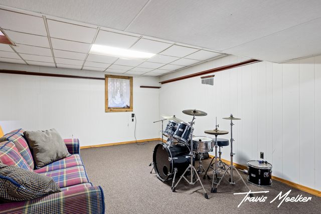 10714 Lovers Lane NW, Grand Rapids, MI 49534