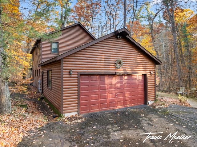 10714 Lovers Lane NW, Grand Rapids, MI 49534