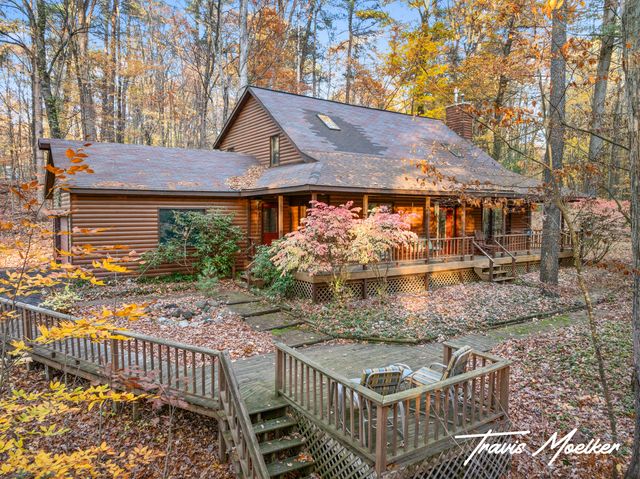 10714 Lovers Lane NW, Grand Rapids, MI 49534