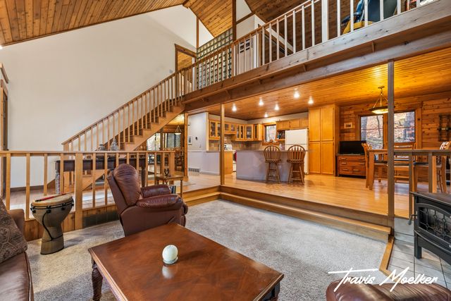 10714 Lovers Lane NW, Grand Rapids, MI 49534