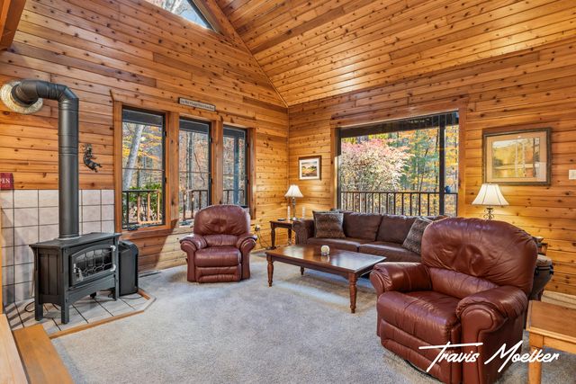 10714 Lovers Lane NW, Grand Rapids, MI 49534
