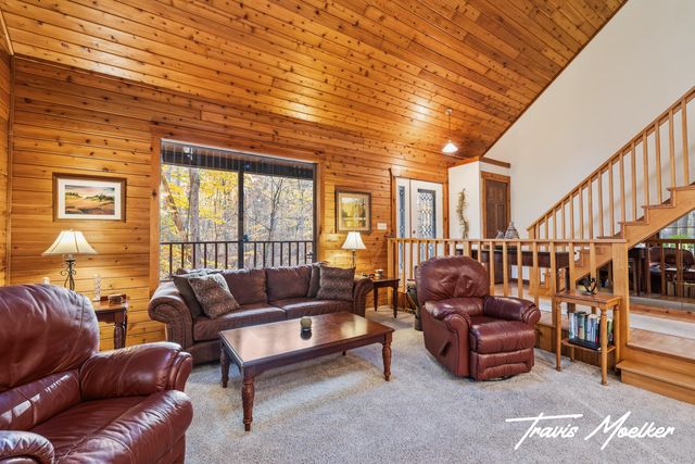 10714 Lovers Lane NW, Grand Rapids, MI 49534