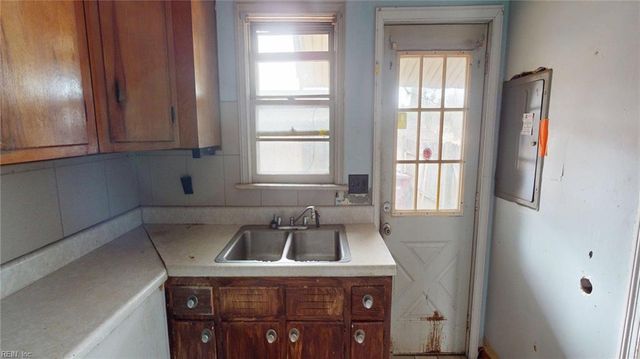 808 State ST, Chesapeake, VA 23323