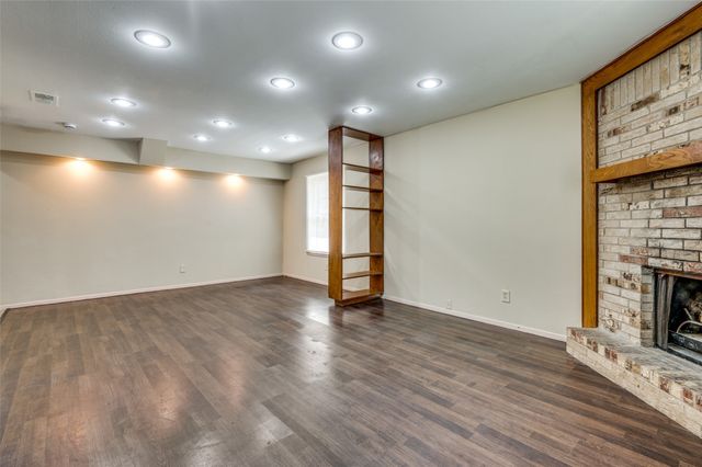 110 Crandall Road 112-Right Side, Irving, TX 75060