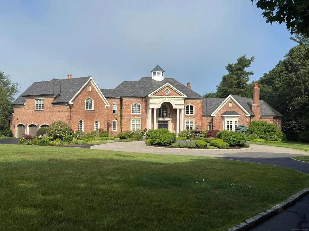 23 Robkins Road, Avon, CT 06001