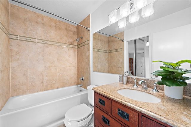 17822 La Costa, Huntington Beach, CA 92647
