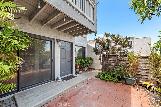 17822 La Costa, Huntington Beach, CA 92647