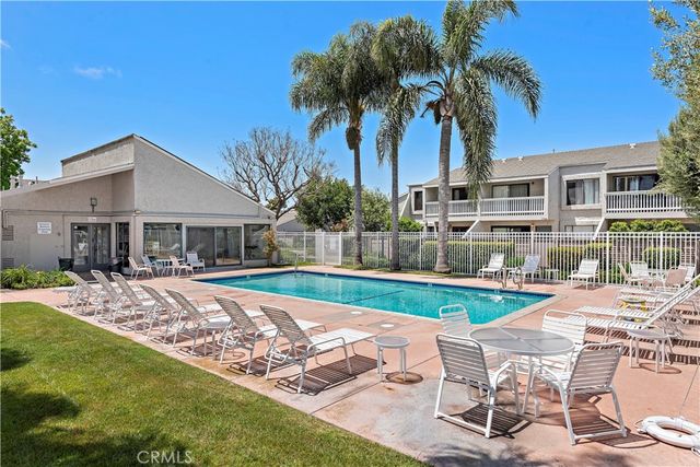 17822 La Costa, Huntington Beach, CA 92647