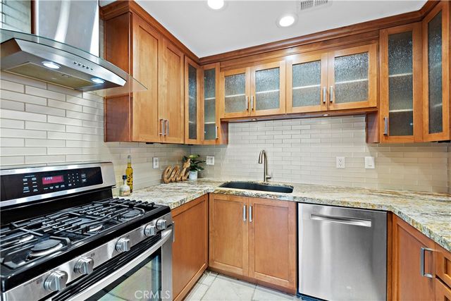 17822 La Costa, Huntington Beach, CA 92647