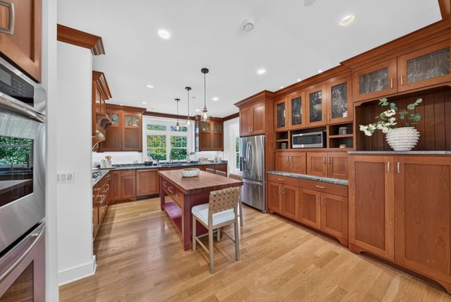40 Montana Lane, Menlo Park, CA 94025