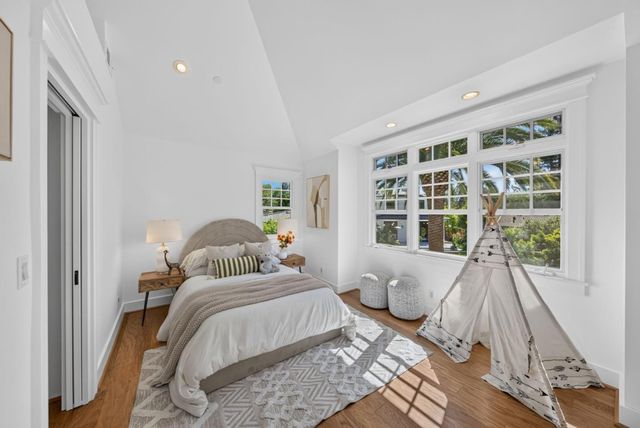 40 Montana Lane, Menlo Park, CA 94025