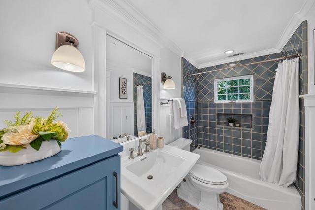 40 Montana Lane, Menlo Park, CA 94025