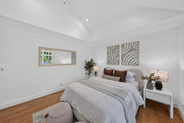 40 Montana Lane, Menlo Park, CA 94025