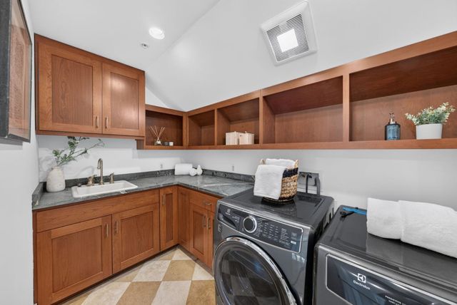 40 Montana Lane, Menlo Park, CA 94025