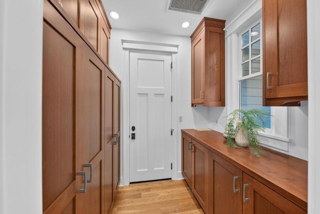 40 Montana Lane, Menlo Park, CA 94025