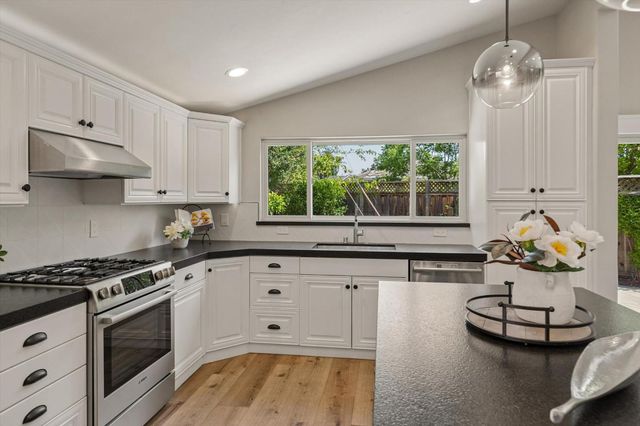 13561 MYREN DRIVE Drive, Saratoga, CA 95070