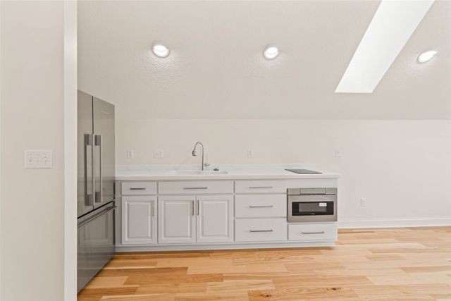 1805 S 8th Avenue E, Newton, IA 50208