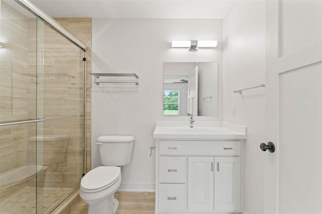 1805 S 8th Avenue E, Newton, IA 50208