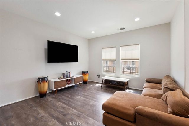 16702 Nicklaus 83, Sylmar, CA 91342