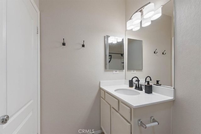 16702 Nicklaus 83, Sylmar, CA 91342