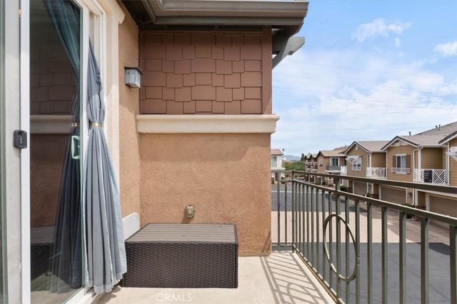 16702 Nicklaus 83, Sylmar, CA 91342