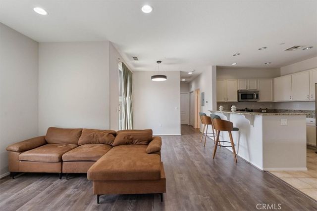 16702 Nicklaus 83, Sylmar, CA 91342