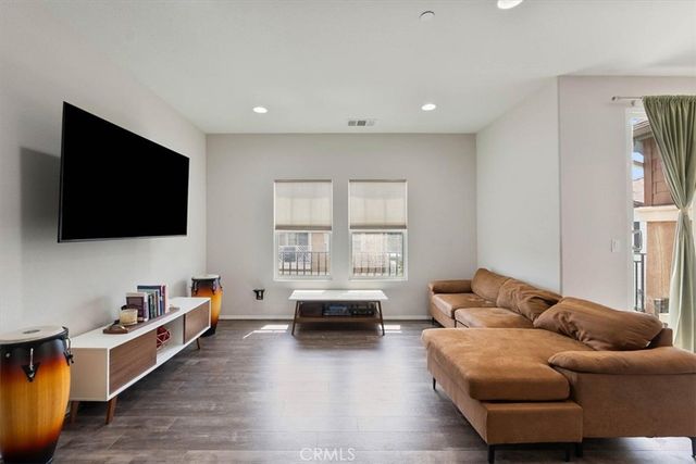 16702 Nicklaus 83, Sylmar, CA 91342