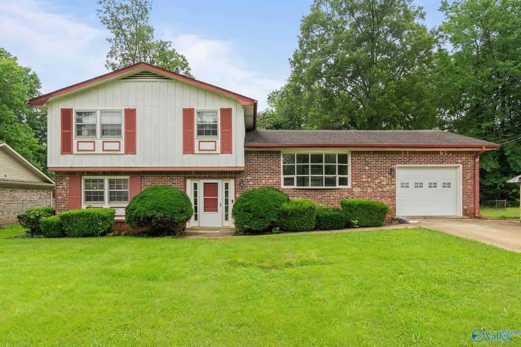 6219 Belgrade Drive NW, Huntsville, AL 35810