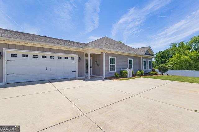 470 Nandina Court, Warner Robins, GA 31088