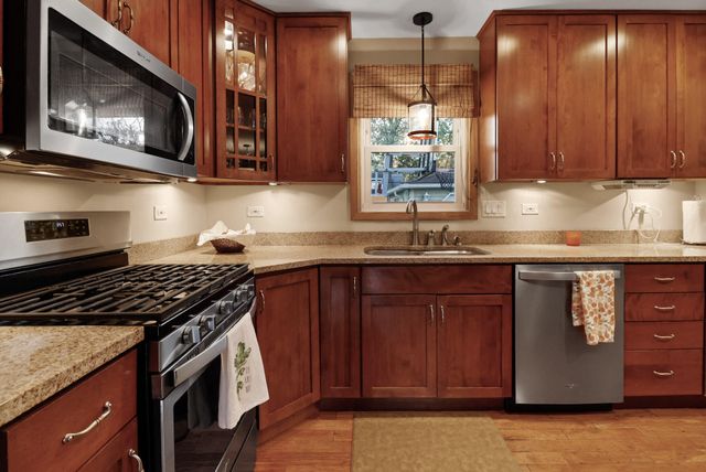 8036 Beech Avenue, Munster, IN 46321