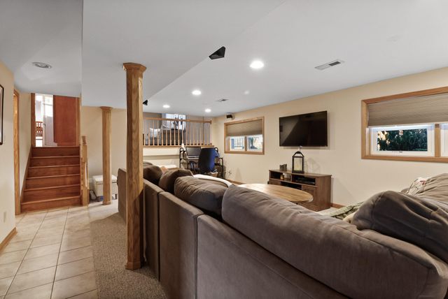 8036 Beech Avenue, Munster, IN 46321