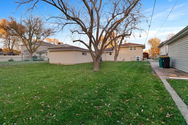 8036 Beech Avenue, Munster, IN 46321