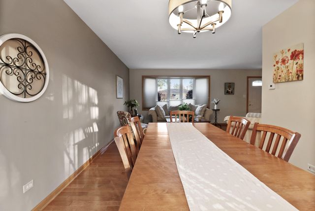 8036 Beech Avenue, Munster, IN 46321