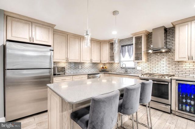 32 BRYANT RD, Turnersville, NJ 08012