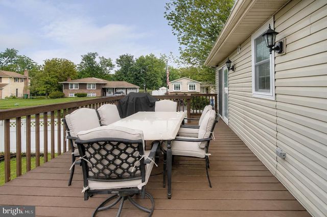 32 BRYANT RD, Turnersville, NJ 08012