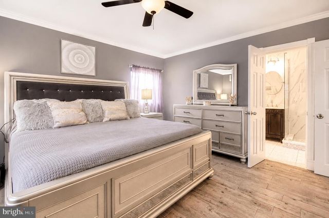 32 BRYANT RD, Turnersville, NJ 08012