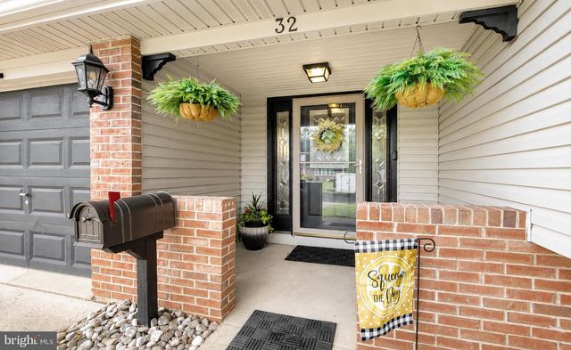 32 BRYANT RD, Turnersville, NJ 08012
