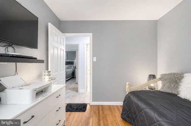 32 BRYANT RD, Turnersville, NJ 08012