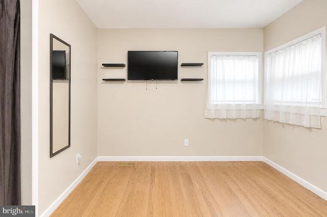 32 BRYANT RD, Turnersville, NJ 08012