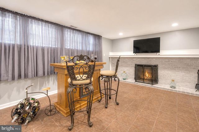 32 BRYANT RD, Turnersville, NJ 08012
