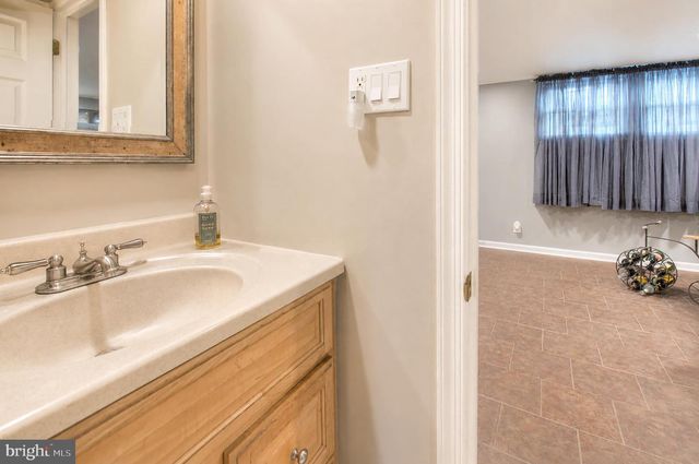 32 BRYANT RD, Turnersville, NJ 08012