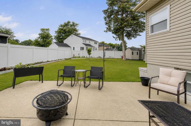 32 BRYANT RD, Turnersville, NJ 08012
