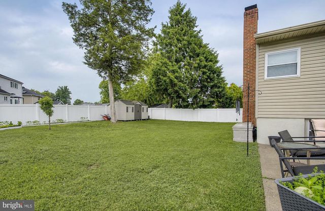 32 BRYANT RD, Turnersville, NJ 08012