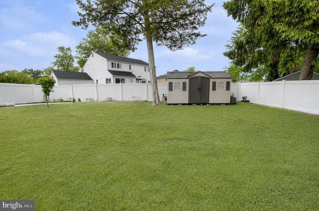 32 BRYANT RD, Turnersville, NJ 08012