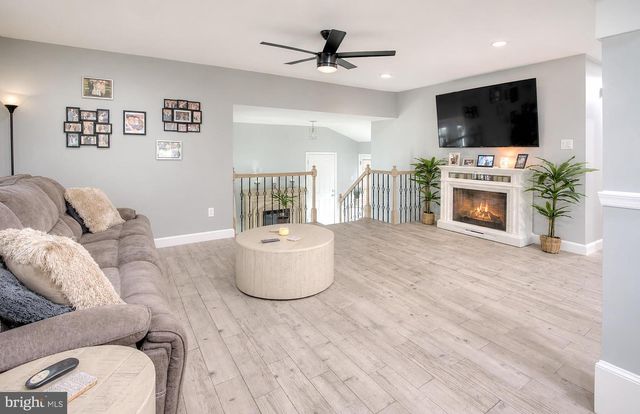 32 BRYANT RD, Turnersville, NJ 08012